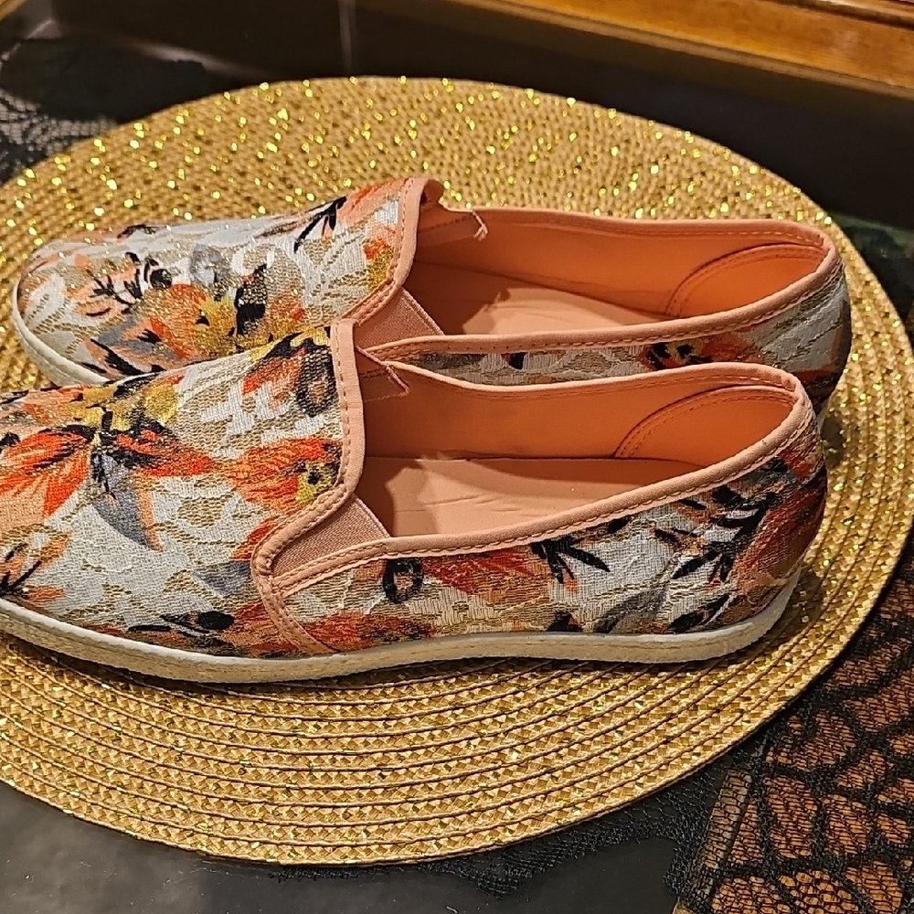 Serengeti Multicolor Floral Espadrilles - Picture 5 of 6